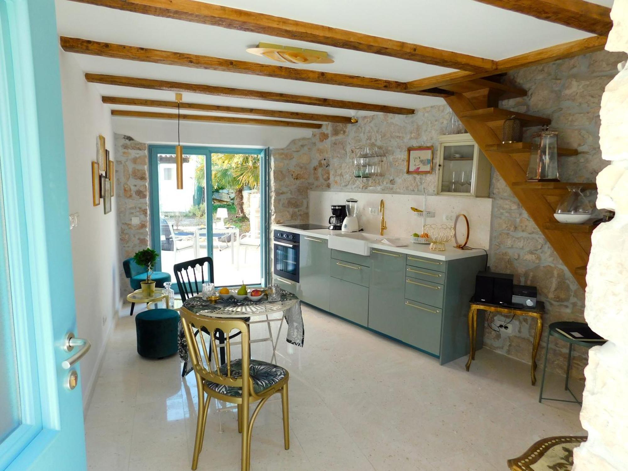 Bezauberndes Steinhaus Mit Garten In Der Altstadt Von Rovigno Esterno foto